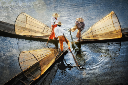 FISHERMEN ON INLE LAKE